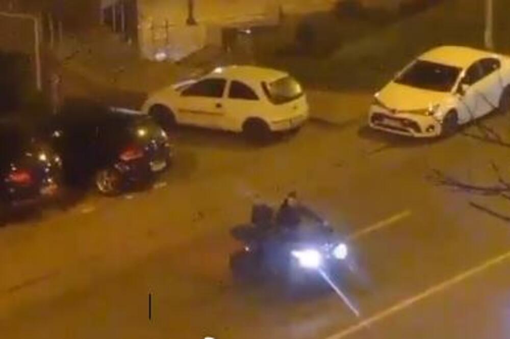 UMALO SE NIJE ZALETEO U LJUDE NA STANICI: Bahati vozač kvada koji je divljao po Voždovcu razbesneo Beograđane! VIDEO