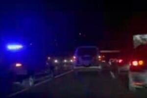 PRVI SNIMAK LANČANOG SUDARA KOD ZLATIBORA: Sudarila se 3 auta, povređene prevoze u užičku bolnicu! Rasuti delovi posvuda (VIDEO)