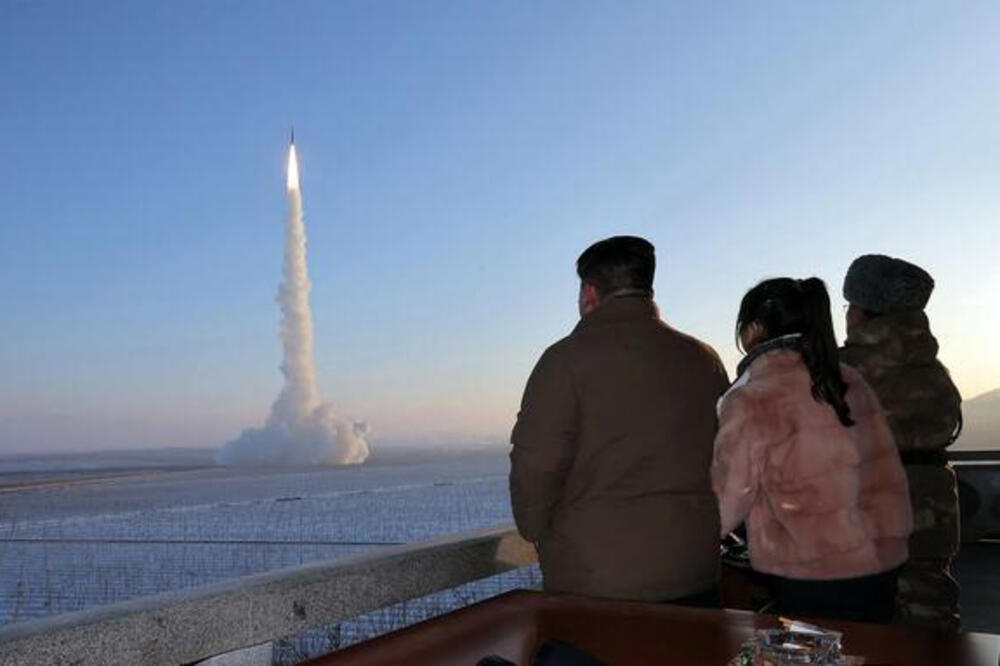 "PRIPREMITE NUKLEARNE BOMBE" Naređenje Kim Džong Una šokiralo ceo svet: Rat može da počne SVAKOG TRENUTKA (FOTO)