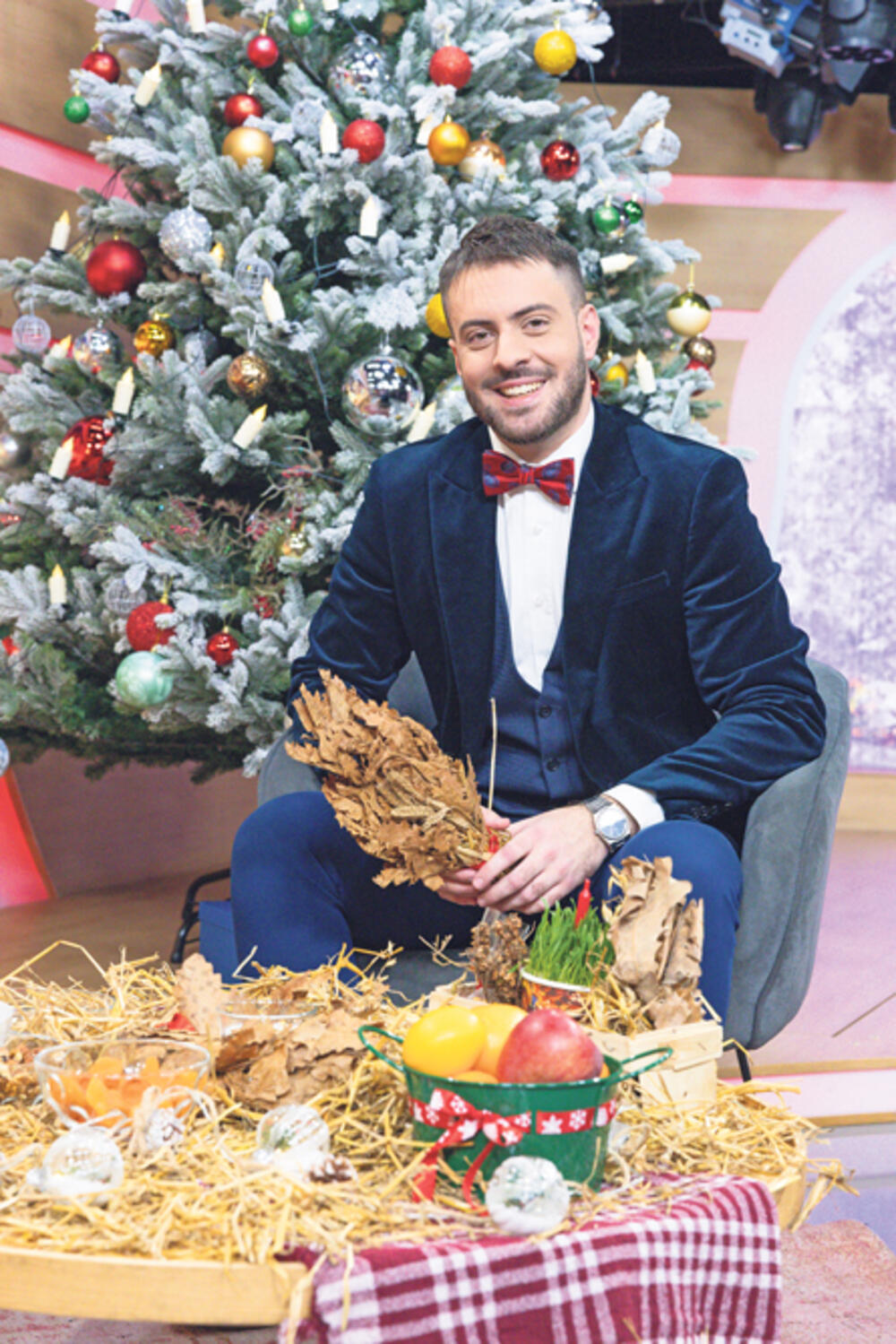 Božićni broj, TV Voditelj, Tv voditelji, Nikola Topalović