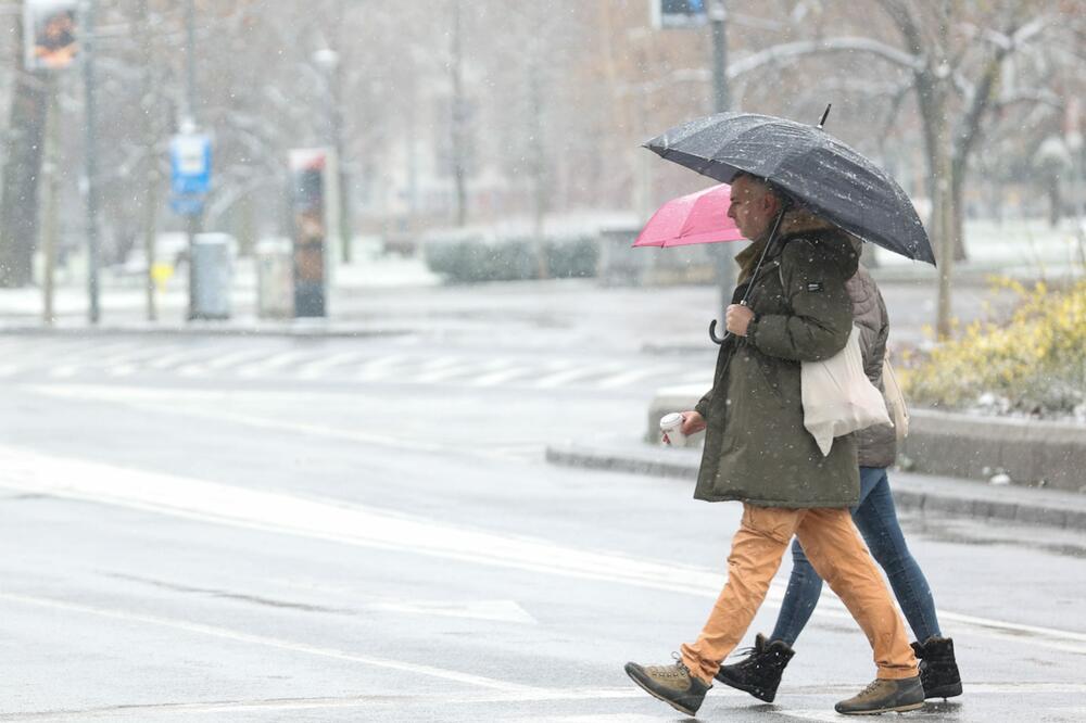 JAK MRAZ I DEBELI MINUS! RHMZ najavio padavine u 3 dela Srbije: Očekuje se do 10 cm snega, na snazi NARANDŽASTI meteo alarm
