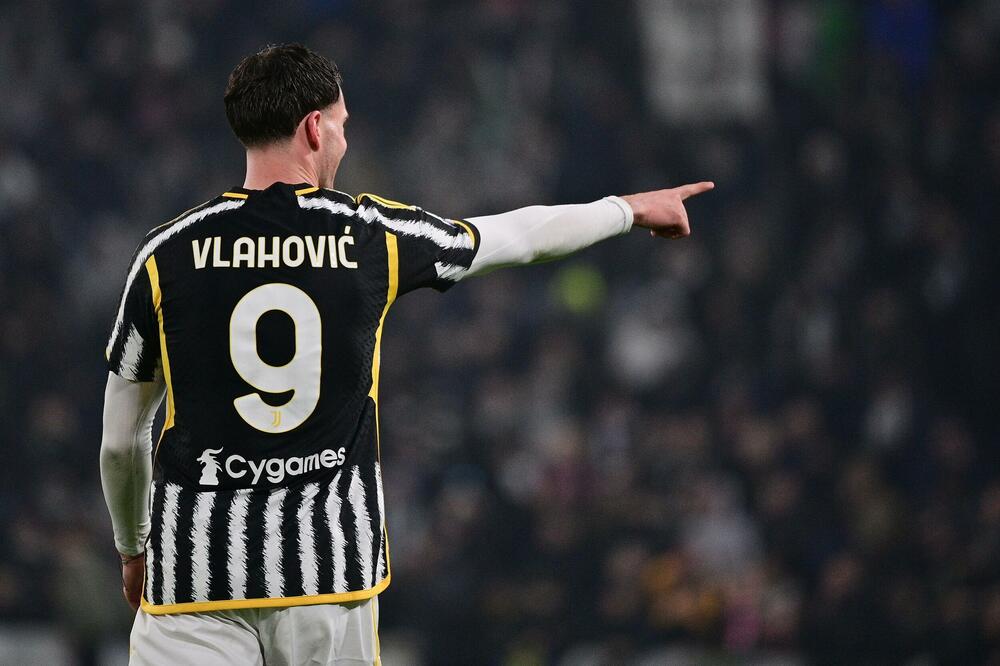 VLAHOVIĆ SE VRATIO I POGODIO: Srpski golgeter sa PENALA ponovo strelac za Juventus!