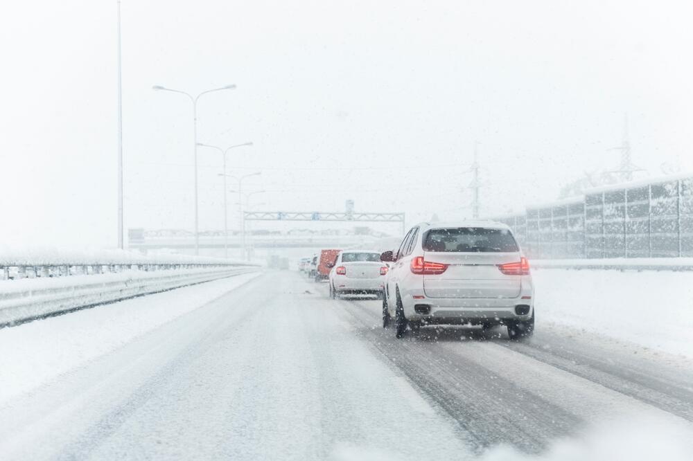 OLUJA NAPRAVILA HAOS Jak sneg i ledena kiša poremetili saobraćaj u Skandinaviji i Nemačkoj