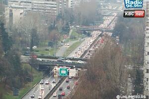 KOLONA VOZILA NA AUTO-PUTU: Kiša dodatno usporila saobraćaj u Beogradu