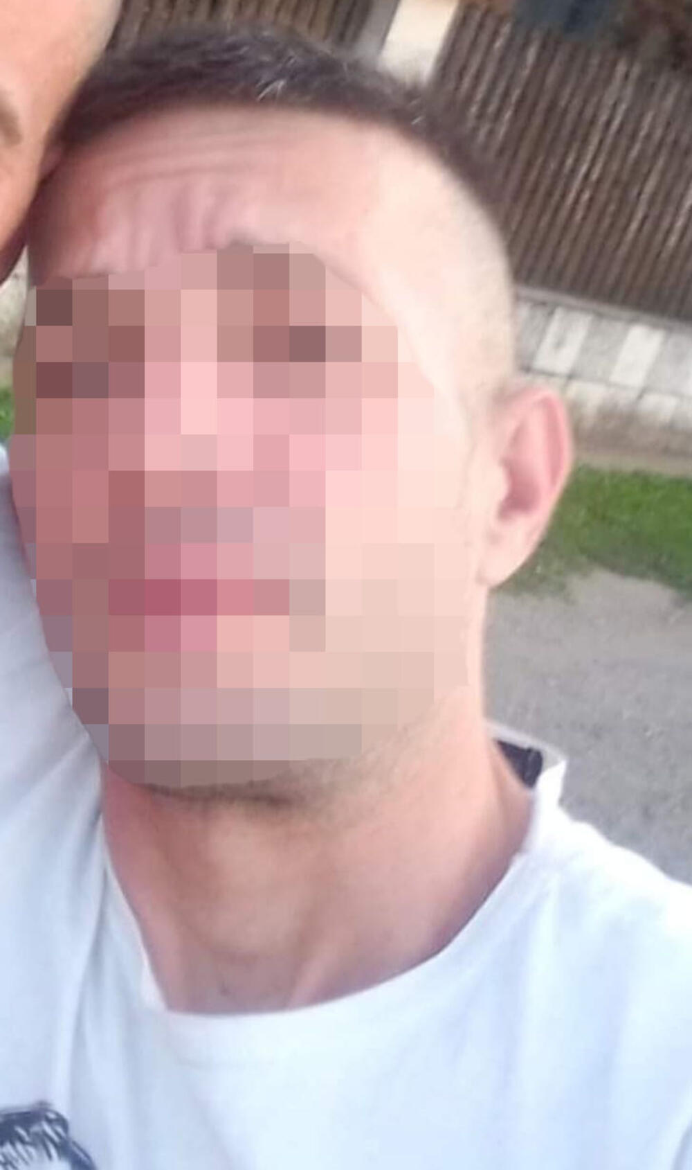 уапсен ас од Смедерево кој се обидел да ограби аптека, а потоа упаднал во аптека и држел заложници 15 минути