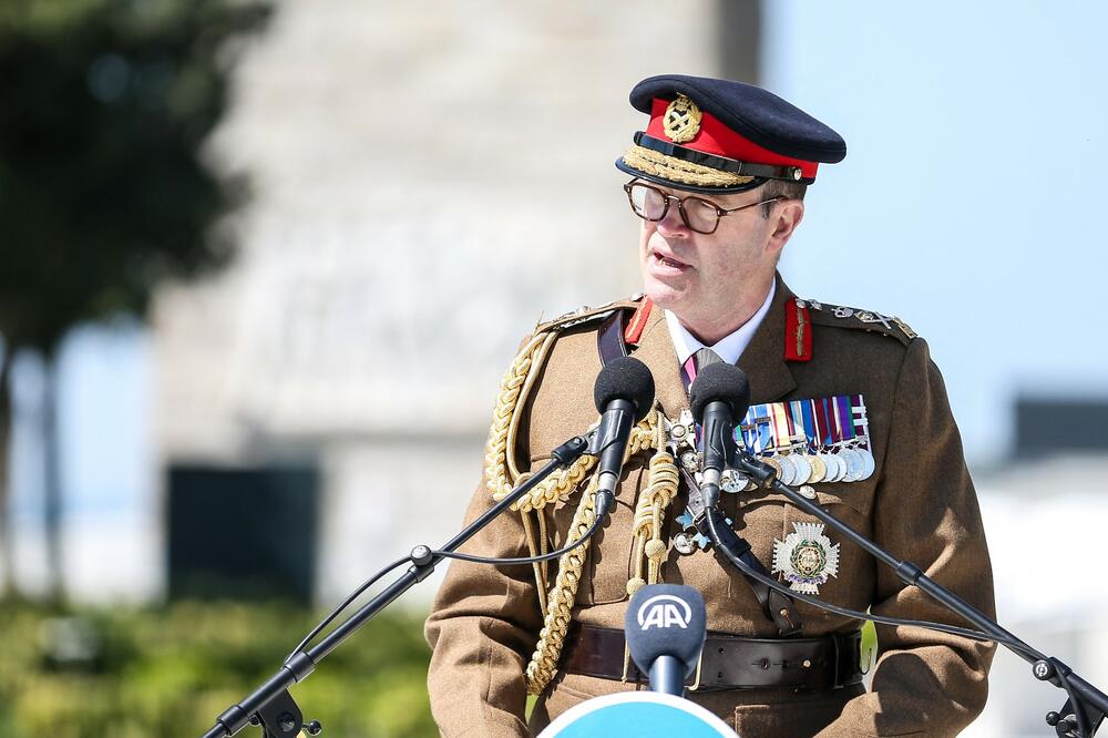 General ser Patrik Sanders, načelnik Generalštaba britanske vojske