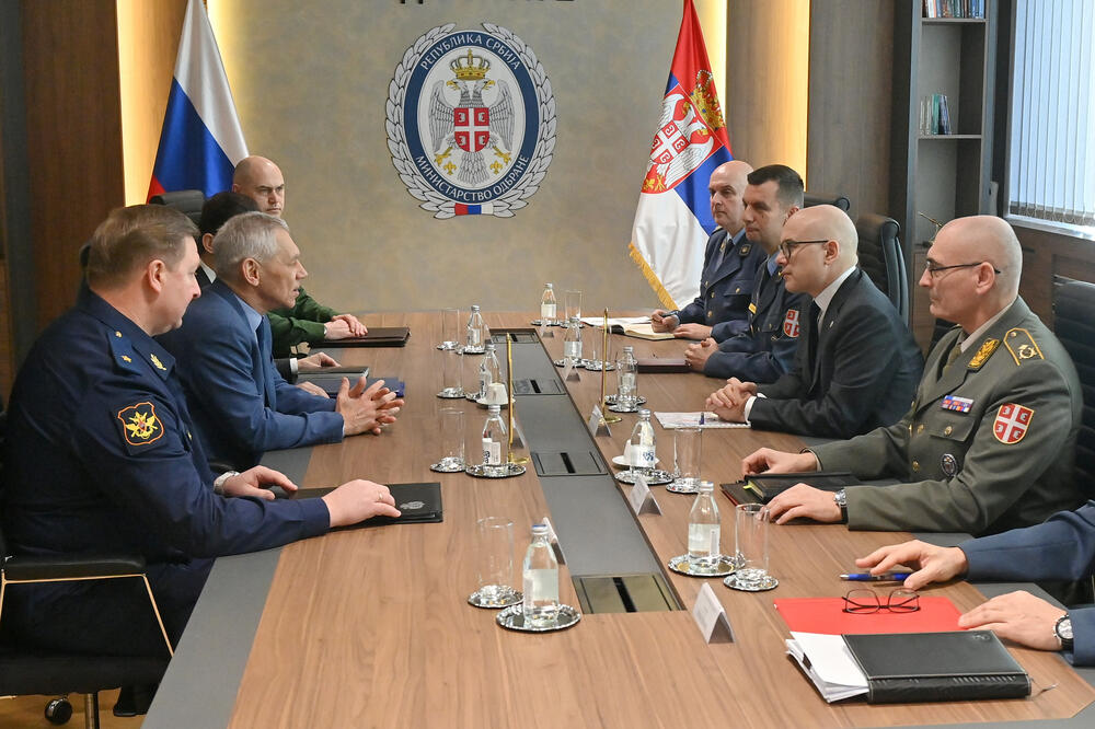 VUČEVIĆ SA BOCAN-HARČENKOM: Ministar informisao ambasadora o trenutnoj bezbednosnoj situaciji na Kosovu i Metohiji