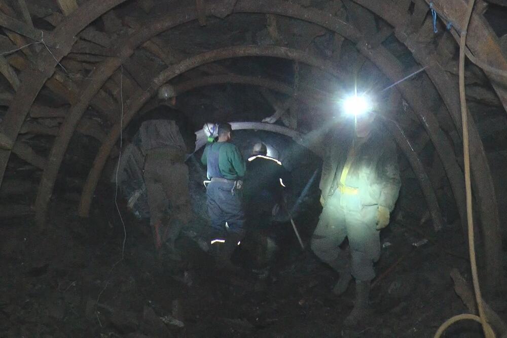 DRAMA U VENECUELI Iz urušenog rudnika evakuisano 1.200 rudara, među kojima deca i mladi