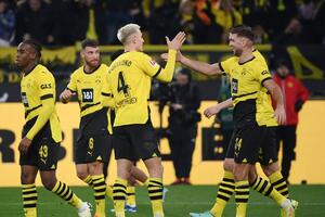 LAKA TROJKA MILIONERA: Borusija Dortmund pobedila Bohum, het-trik Filkruga