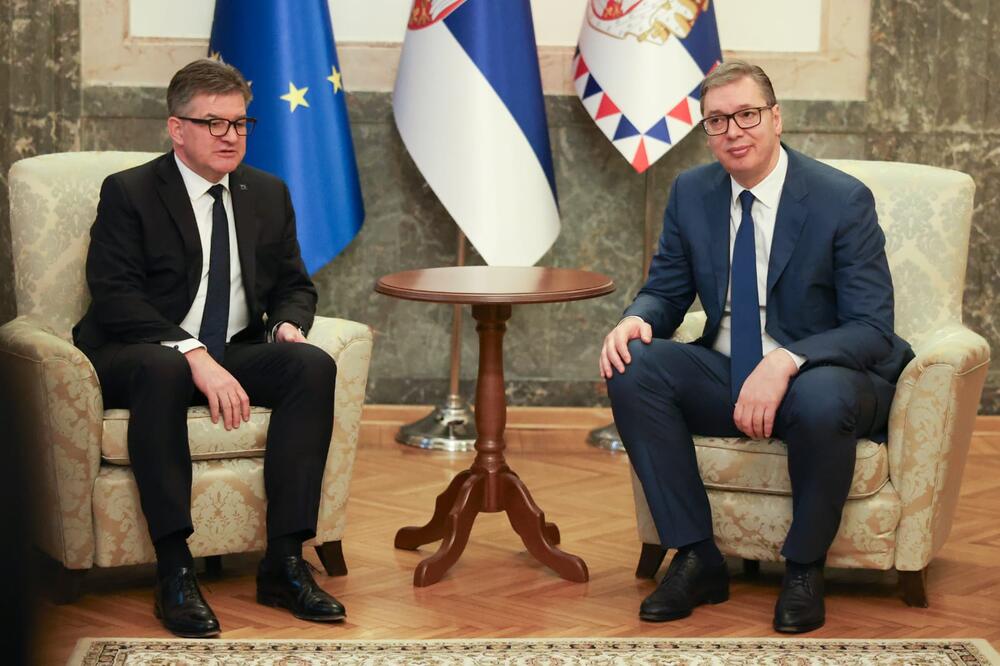 SPECIJALNI IZASLANIK EU U POSETI BEOGRADU: Vučić danas sa Lajčakom