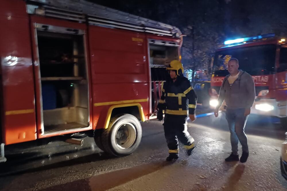 POŽAR U KRAGUJEVCU Vatrogasci izvukli povređenu ženu