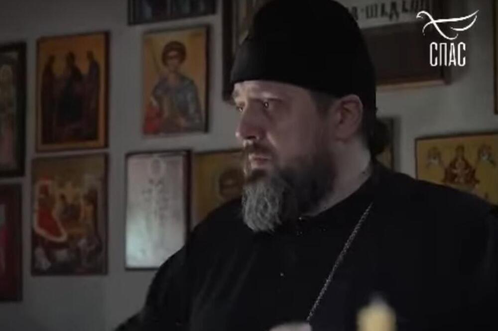 film Sveti Sava: Ruska boja na srpskoj zastavi