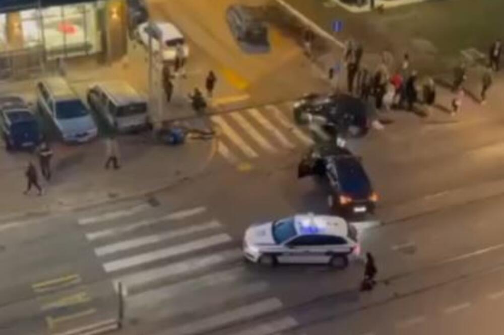 LETEO JE 10 METARA! Teška saobraćajka u Vojvode Stepe, povređen motociklista, motor i auto razbijeni (VIDEO)