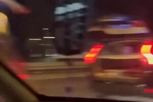 LANČANI SUDAR KOD LASTE, SRČA PO PUTU: Stvara se gužva, policija reguliše saobraćaj (VIDEO)
