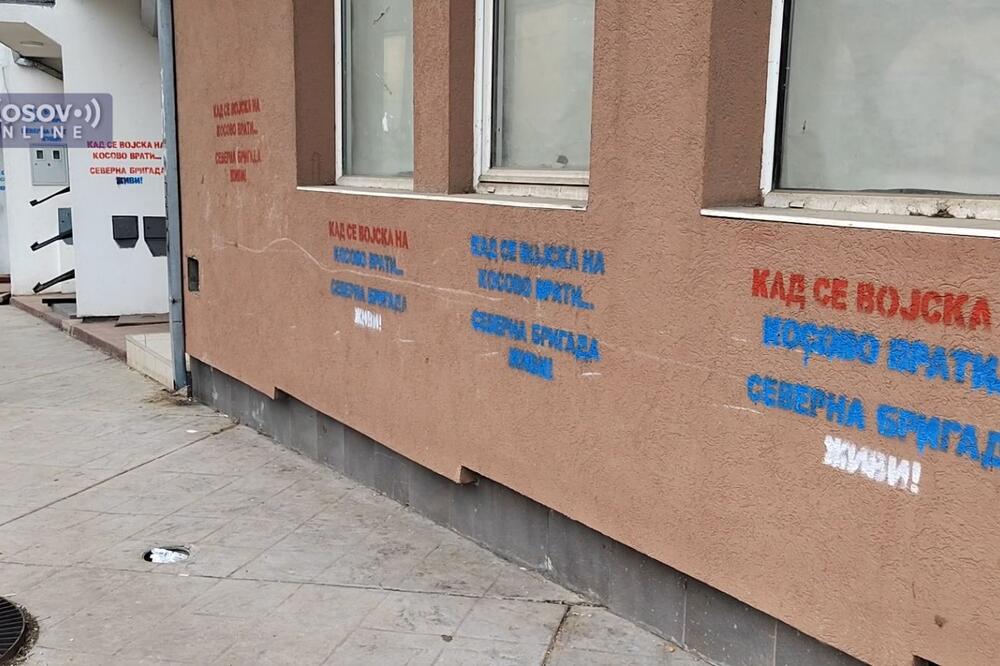 ŠIROM SEVERA KOSMETA OSVANULI GRAFITI NA ĆIRILICI: "Kad se vojska na Kosovo vrati... Severna brigada živi" (VIDEO)