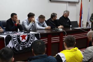 CRNO-BELO VEČE: Delegacija FK Partizan posetila Arilje