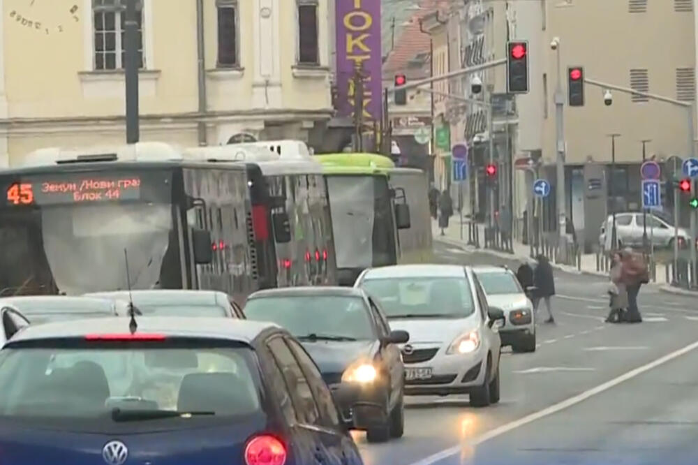 SAOBRAĆAJ PONOVO RADI! Autobusi GSP od danas opet voze Glavnom ulicom u Zemunu!