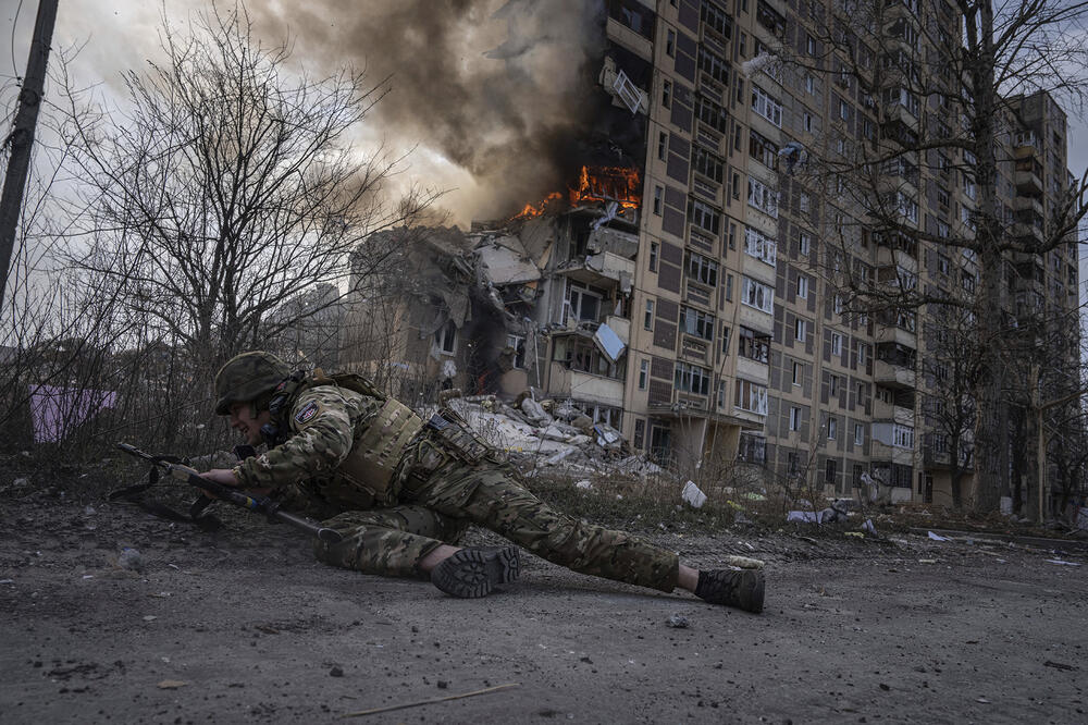 "RAZUMEMO KUDA OVO VODI": Rat u Ukrajini ulazi u treću godinu, uslovi sve teži, municije sve manje, a vojnici su UMORNI OD SVEGA