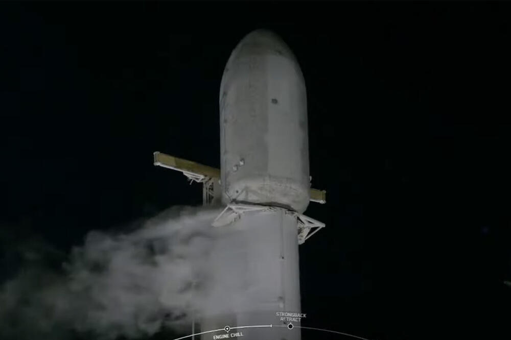 NAKON NEUSPEŠNOG PRVOG POKUŠAJA KONAČNO JE POLETELA Maskova raketa lansirana na MESEC (VIDEO)