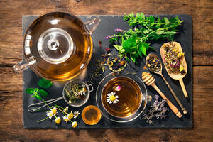 Nutricionista otkriva kako da napravite čaj za masnu jetru: 10 biljaka za potpuni oporavak