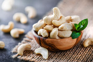 Zdrav je i ukusan, ali ne valja ako preterate: Evo koliko indijskih oraščića dnevno smete da pojedete