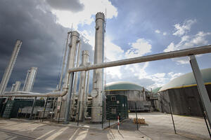 Ubrzavanje dekarbonizacije industrijskog sektora – IFC obezbeđuje podršku za izgradnju najveće elektrane na biomasu u Srbiji