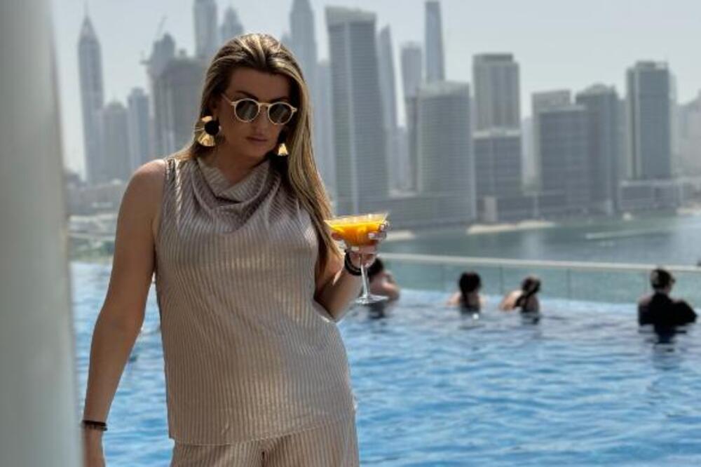 VIKI MILJKOVIĆ KAO KRALJICA! Otišla u Dubai pa pokazala kako se uživa, svi će joj zavideti kada budu videli ove FOTKE