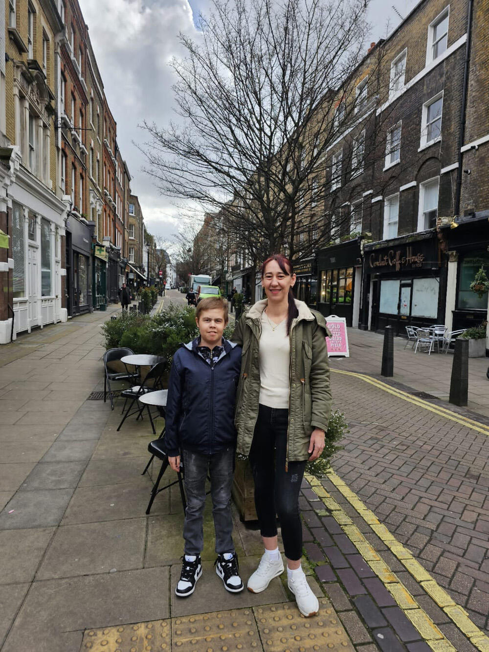 Tad su se nadali: Nedeljko s majkom u Londonu 