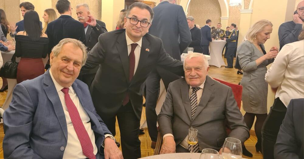 Ambasada Srbije, Prag, Miloš Zeman, Berislav Vekić