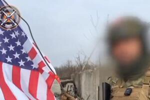 NEVEROVATNA SLIKA! AMERIČKA ZASTAVA SE ZAVIJORILA U AVDEJEVKI: Amerikanci se bore na strani Rusije (VIDEO)
