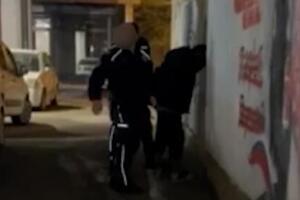 POGLEDAJTE HAPŠENJE MANIJAKA SA DORĆOLA: Brza reakcija policije, uhvaćen muškarac koji je uznemiravao žene (VIDEO)