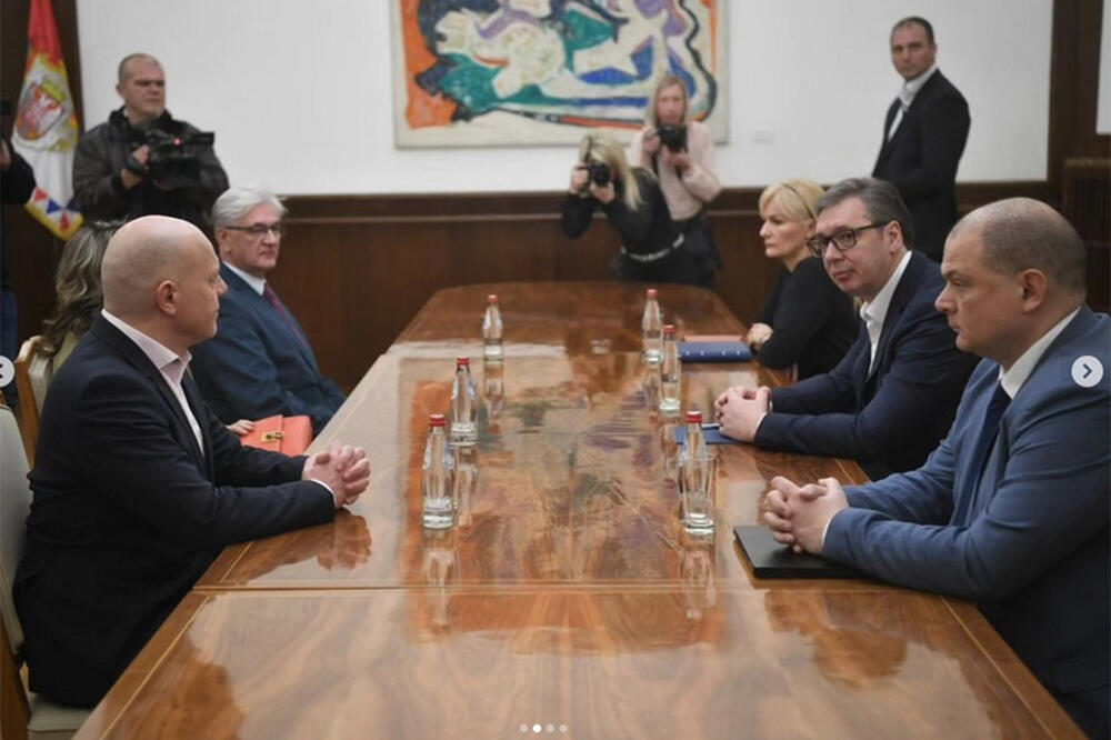 SASTANAK NA ANDRIĆEVOM VENCU: Vučić sa listom "Mi - glas iz naroda", nastavlja konsultacije o mandataru za sastav nove Vlade