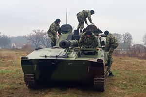 SRPSKI ARTILJERCI NA OBUCI: Pripadnici artiljerijskih diviziona Vojske Srbije na intenzivnim vežbama