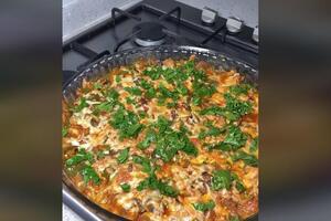 STARO TURSKO JELO IZ TIGANJA: Turli tava je obrok pun mesa i povrća, savršen ručak za celu porodicu (RECEPT)