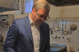 ČEKAJUĆI GODOA, DOČEKAH GRAŠAK: Predsednik Vučić posetio kuhinju u Predsedništvu u pauzi između konsultacija (VIDEO)