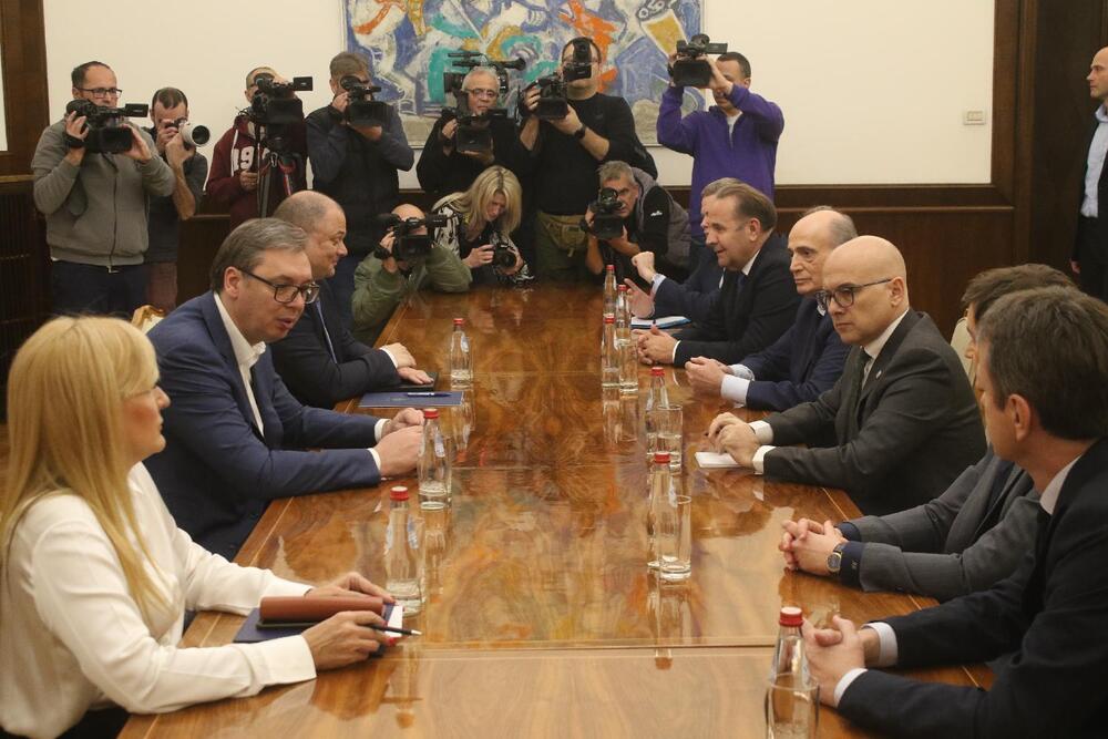 Predsedništvo Srbije, Konsultacije, Aleksandar Vučić, Miloš Vučević, SNS