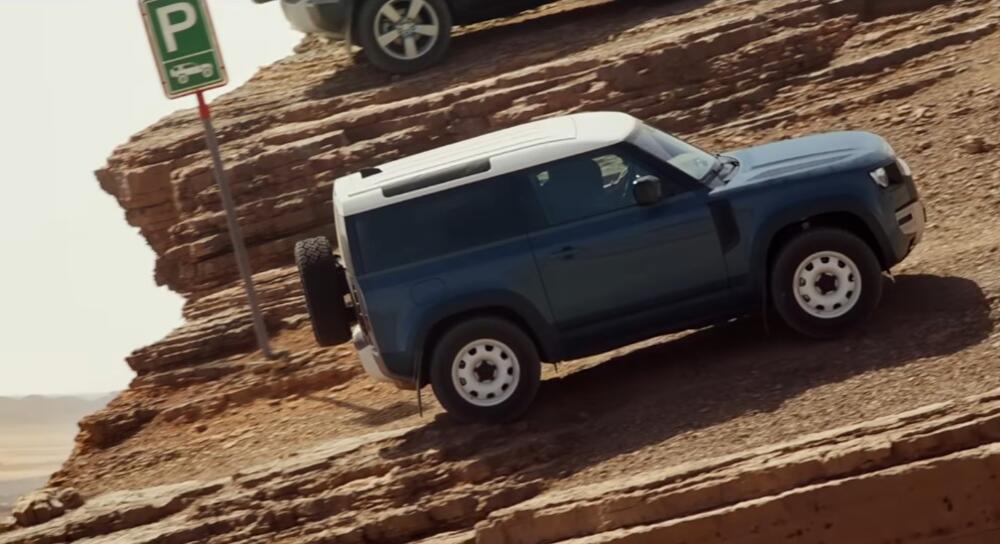 Land Rover Defender, reklama
