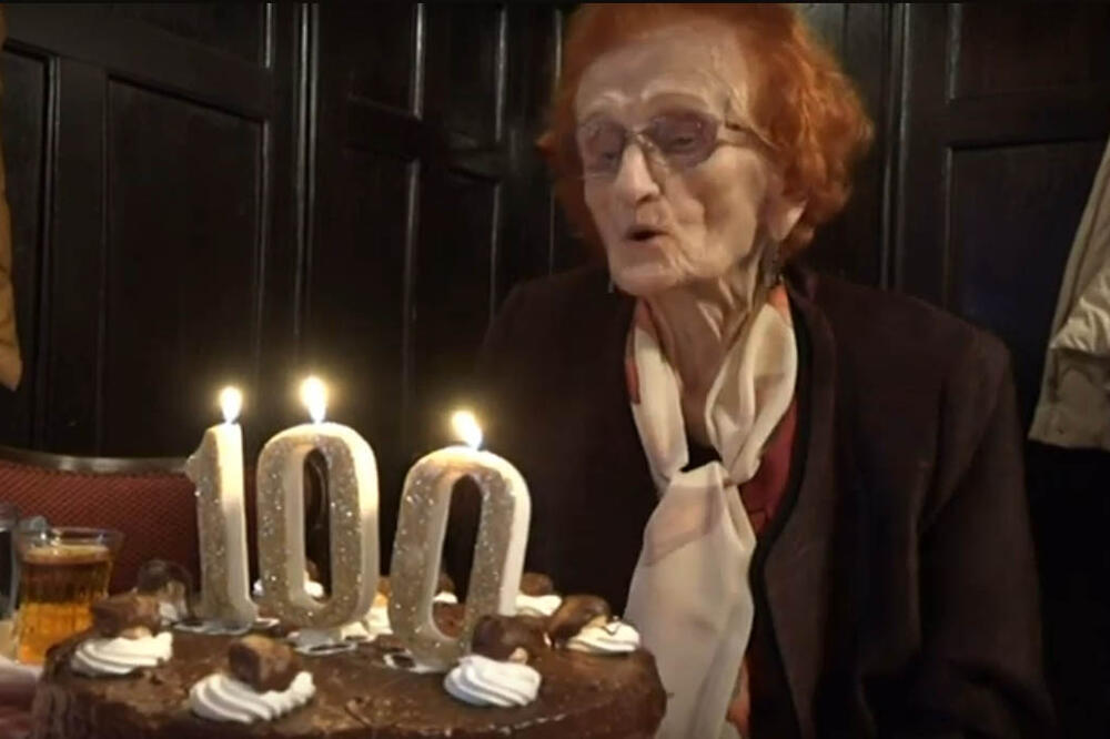 BAKA LJUBINKA IZ KRALJEVA PROSLAVILA 100-TI ROĐENDAN: U penziji je već 43 godine, a zamislila je SAMO JEDNU ŽELJU - "ponosna sam"