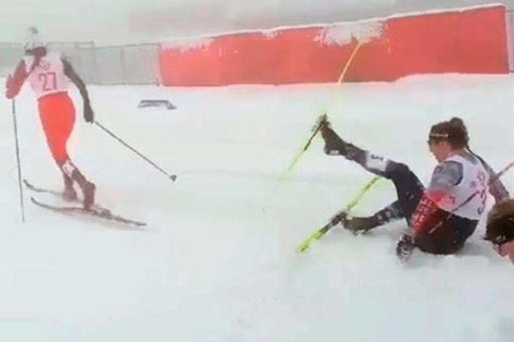 UŽAS U RUSIJI: 14 skijašica polomilo ruke i noge na startu trke! Mnoge završile u bolnici! VIDEO