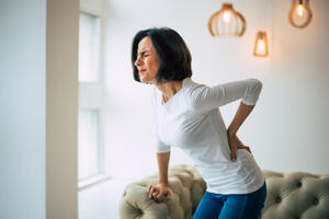 5 vrsta bolova u leđima: Svaki od njih upozorava na različite zdravstvene probleme