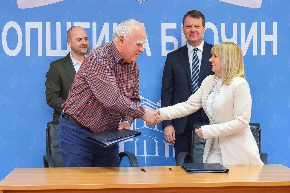 MIROVIĆ prisustvovao potpisivanju ugovora za rekonstrukciju i dogradnju FABRIKE VODE U BEOČINU