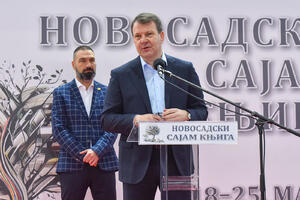 Mirović otvorio Sajam knjiga u Novom Sadu i predstavio svoju novu knjigu „U lavirintu“