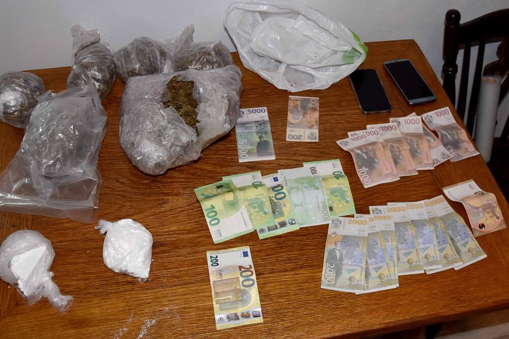 2 MLADIĆA UHAPŠENA U SUBOTICI ZBOG DROGE: Policija im u iznajmljenom stanu našla kokain i marihuanu