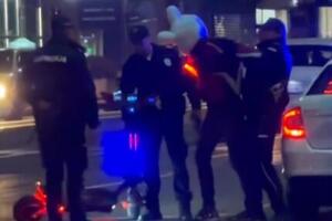 U CENTRU BEOGRADA UHAPŠEN "ZEKA": Opirao se, policajci ga jedva savladali POGLEDAJTE (VIDEO)