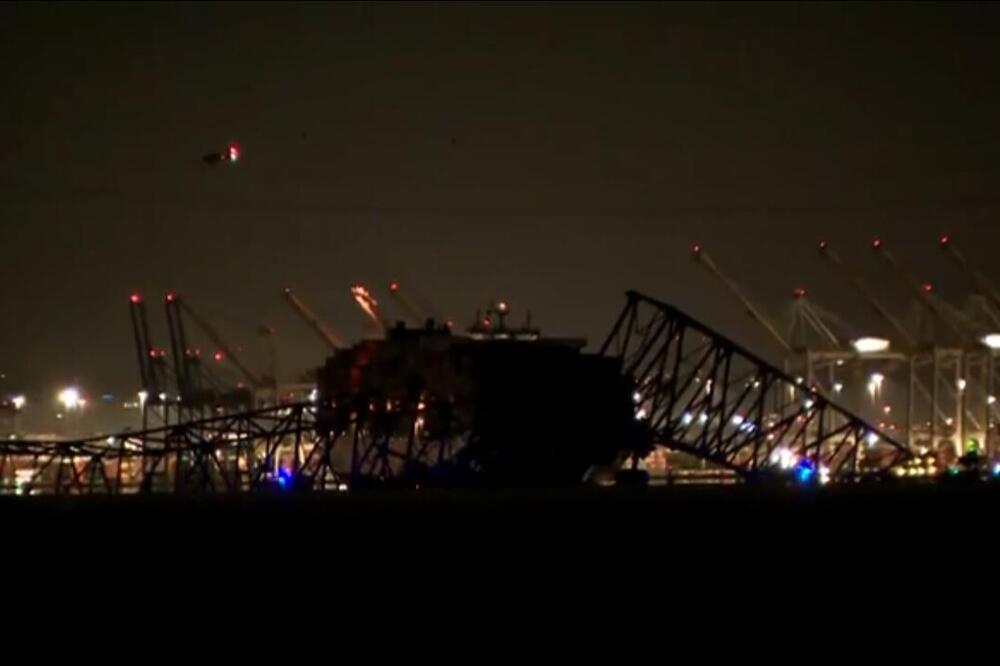 ŠEST OSOBA NESTALO POSLE TRAGEDIJE U BALTIMORU: Spasioci i dalje u potrazi nakon što se most srušio
