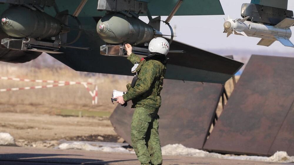 ruski borbeni avion, bombe, aerial guided bombs, navodeće bombe, FAB-500 bombs
