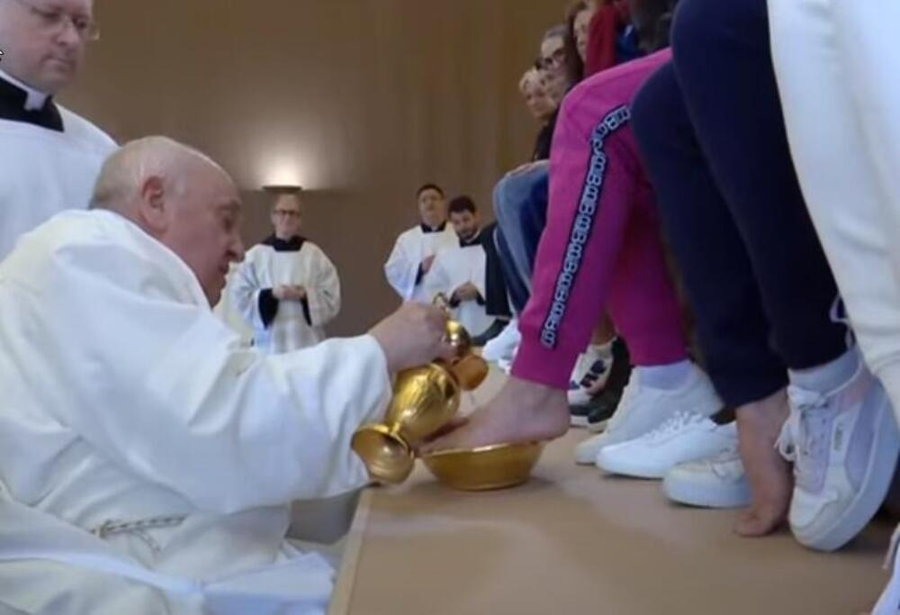 papa Franja, pranje nogu
