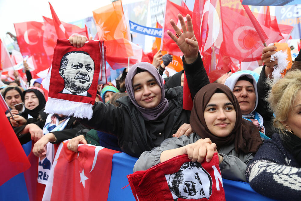 Pristalice turskog predsednika Redžepa Tajipa Erdogana