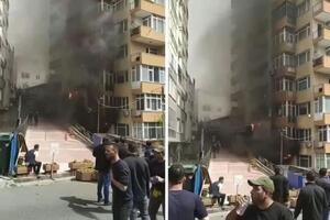 PRVI SNIMCI SA MESTA STRAVIČNE NESREĆE U ISTANBULU: IMA MRTVIH, vatra guta stambenu zgradu, vatrogasci se bore sa stihijom (VIDEO)