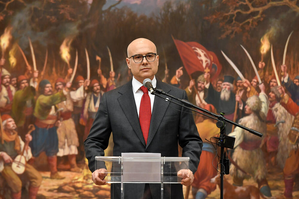 CEREMONIJA U NIŠU Ministar Vučević otvorio izložbu "Borba za srpsku državnost i slobodu srpskog naroda"